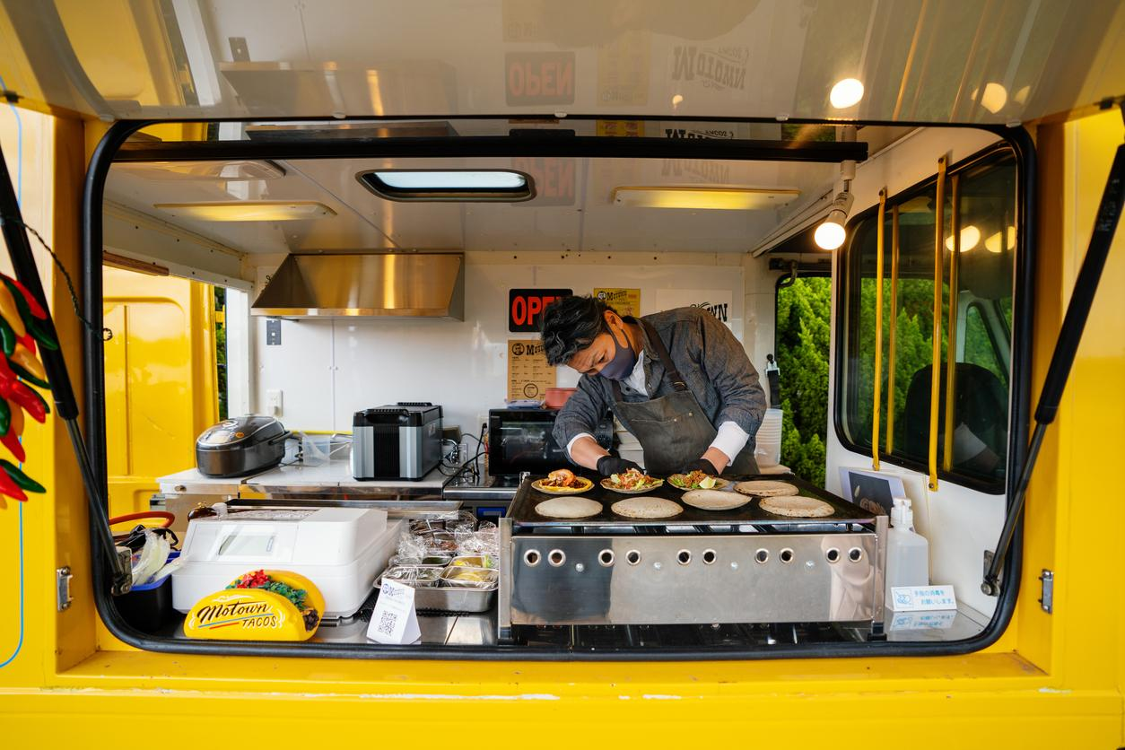 The Importance of Capturing and Filtering Grease-Laden Vapors in Food Truck Vent Hoods